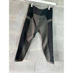 Under Armour Compression Seamless Crop Activewear Leggings Black Size Large